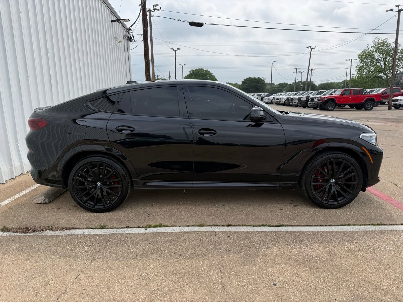 Used 2021 BMW X6 M50i w/ Executive Package AWD/4WD image 8