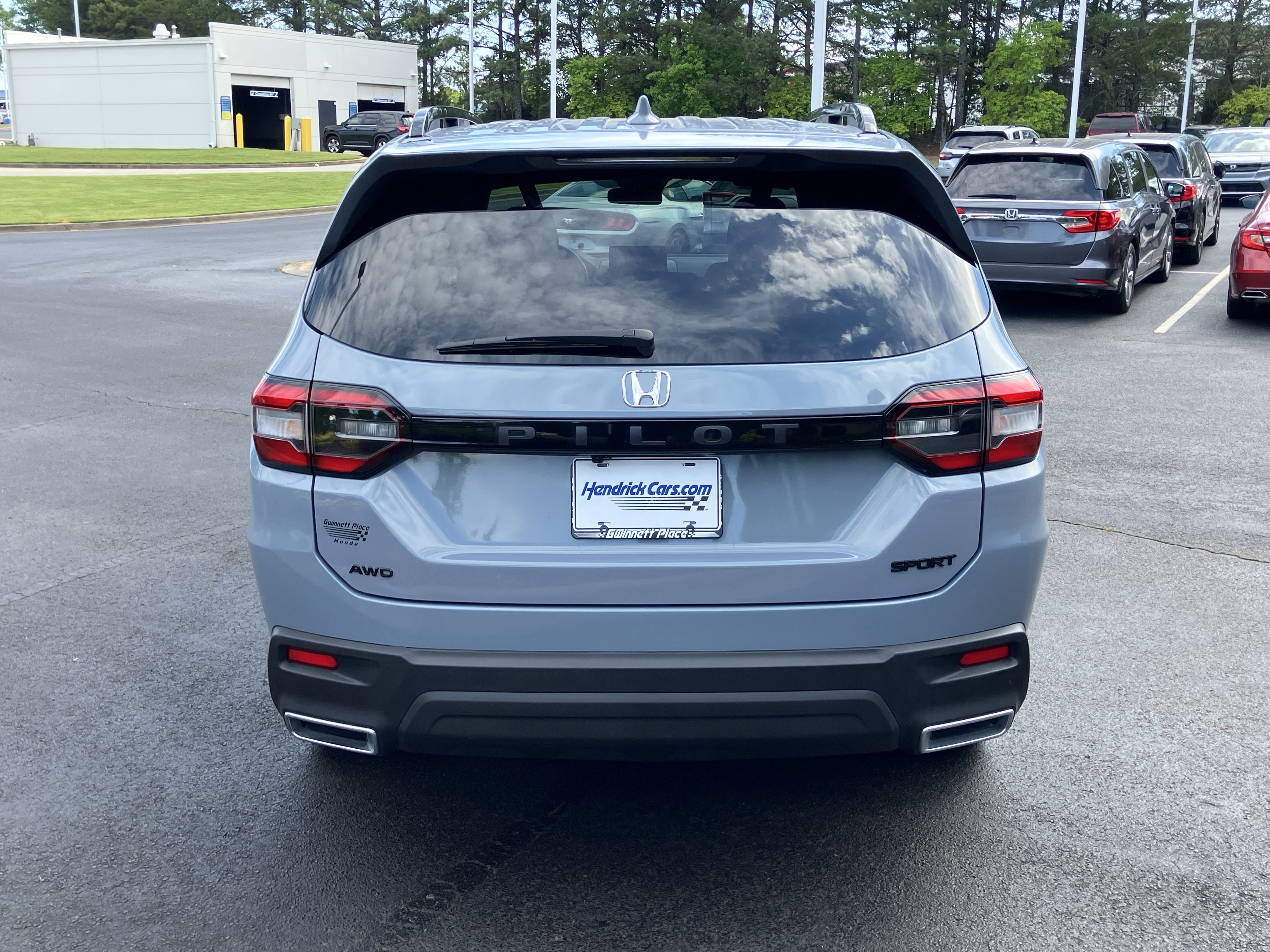 Used 2025 Honda Pilot Sport image 9