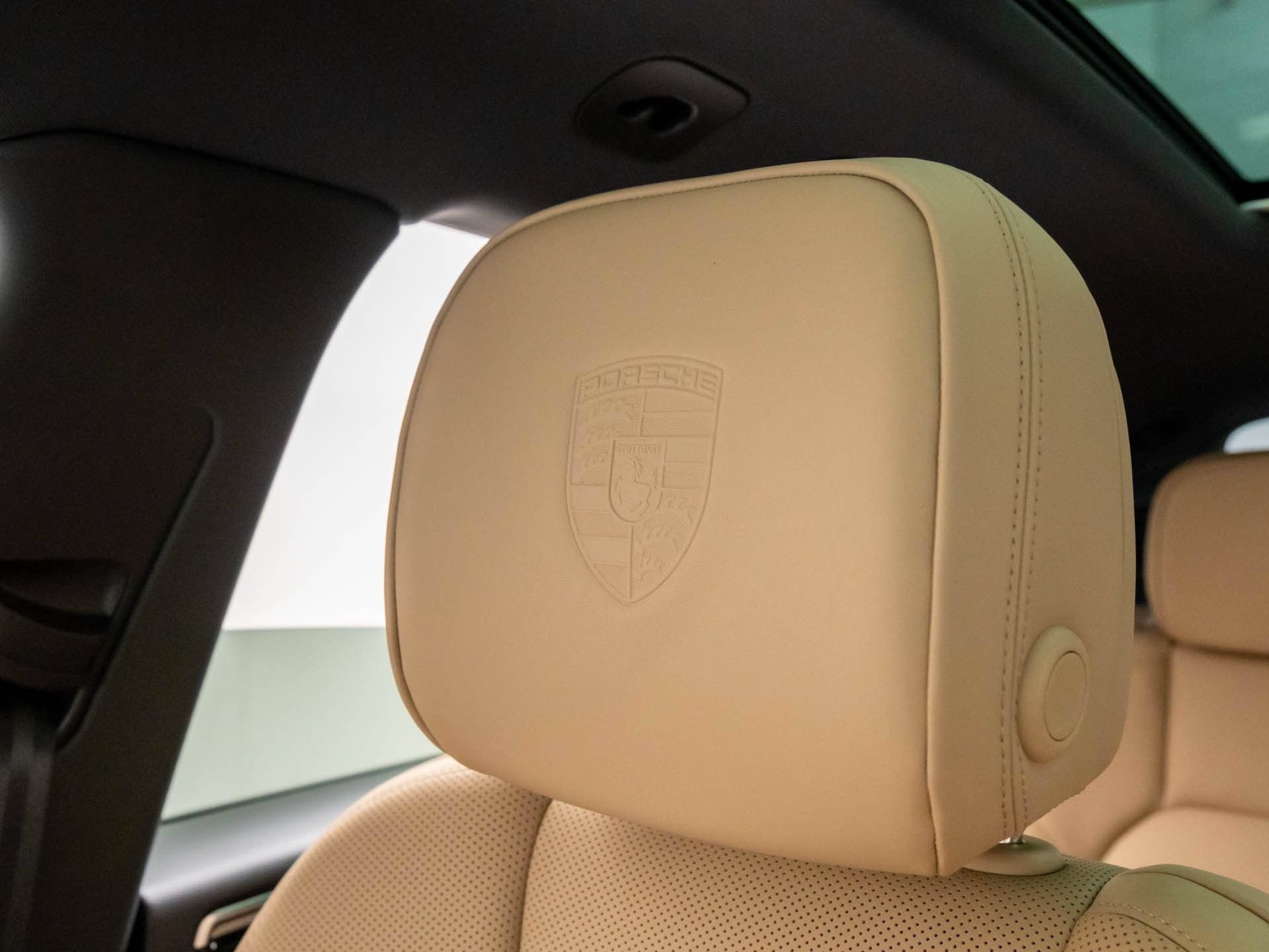 Certified 2026 Porsche Macan AWD/4WD image 27