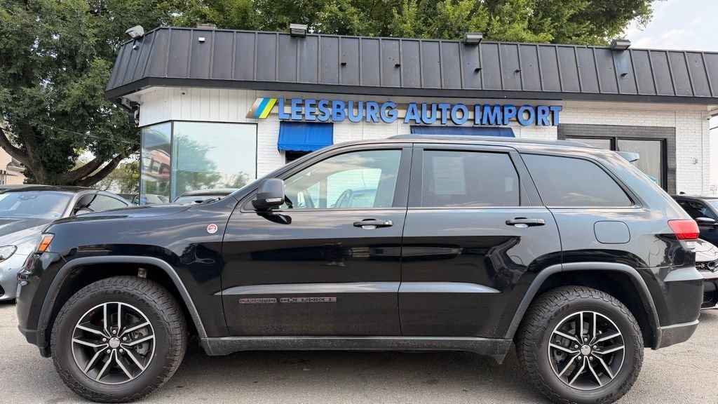 Used 2017 Jeep Grand Cherokee Trailhawk AWD/4WD image 3