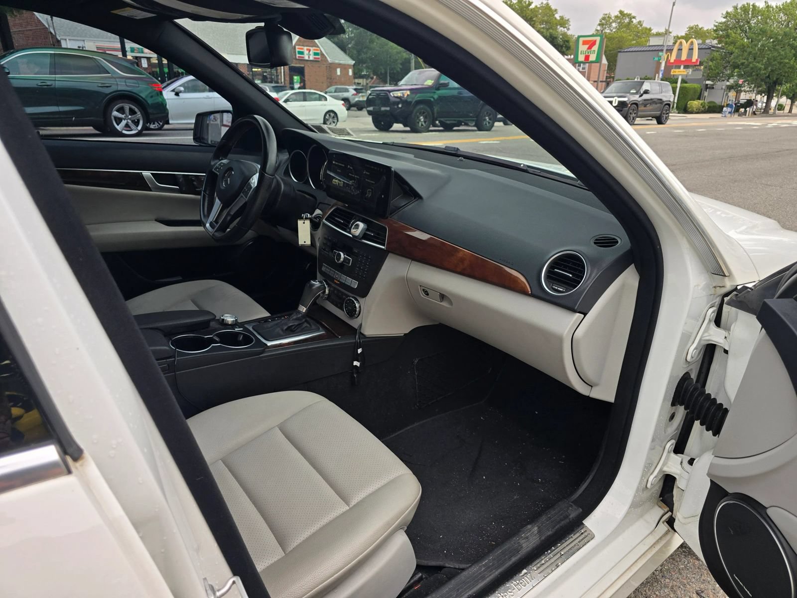 Used 2014 Mercedes-Benz C 300 4MATIC Sedan image 19