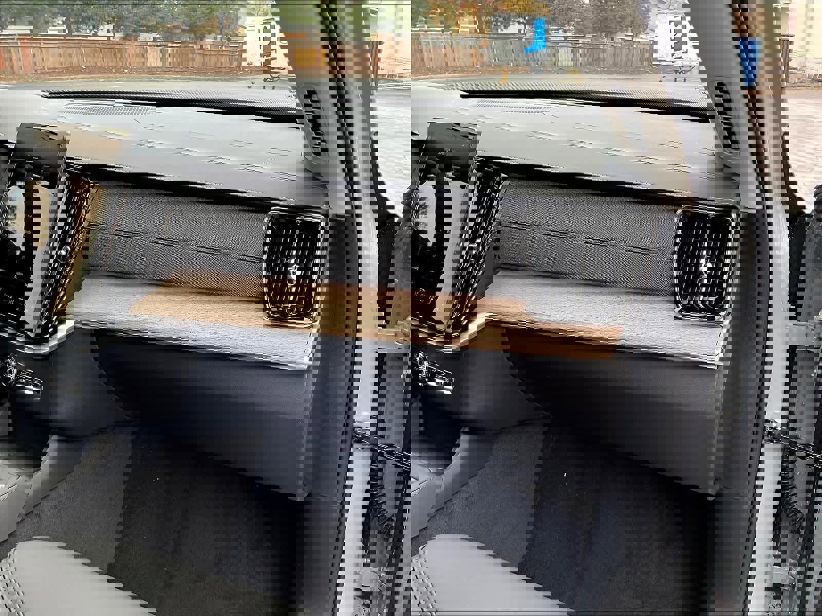 New 2026 Volvo XC90 B5 Plus w/ Protection Package image 29