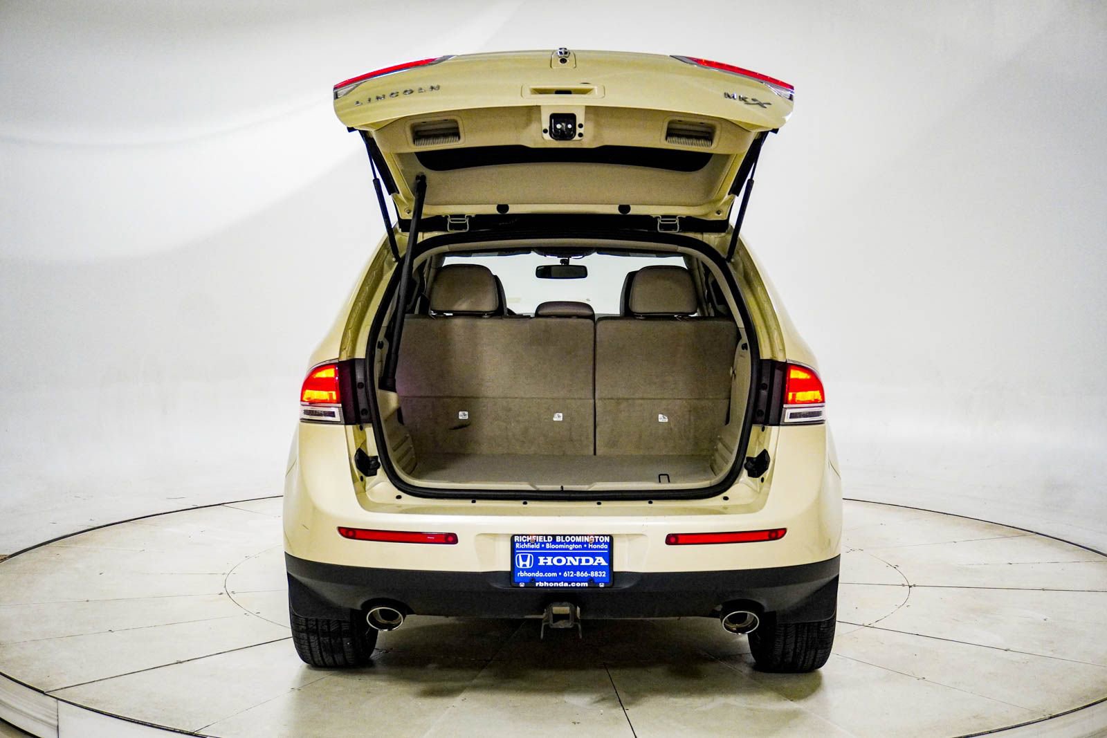 Used 2015 Lincoln MKX FWD w/ Equipment Group 101A image 7