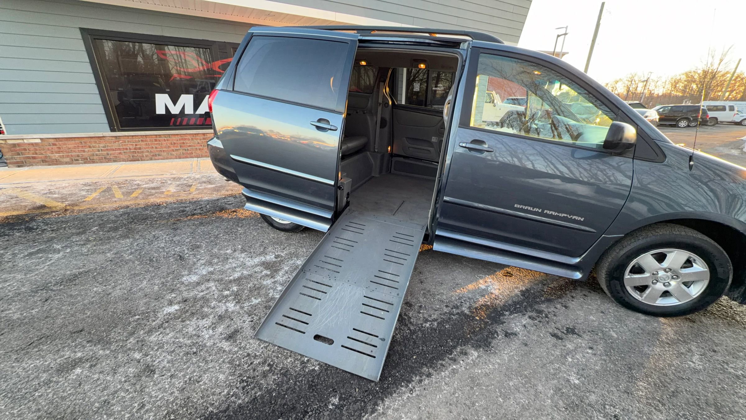 Used 2010 Toyota Sienna LE FWD image 21