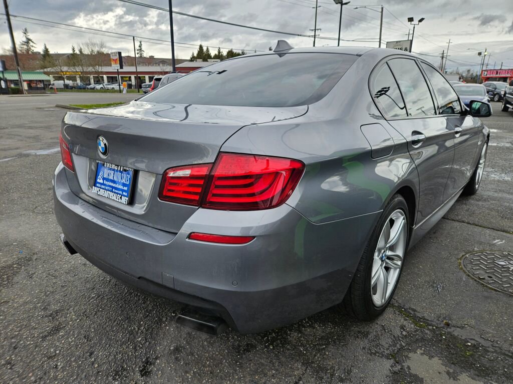 Used 2012 BMW 550i xDrive Sedan image 4