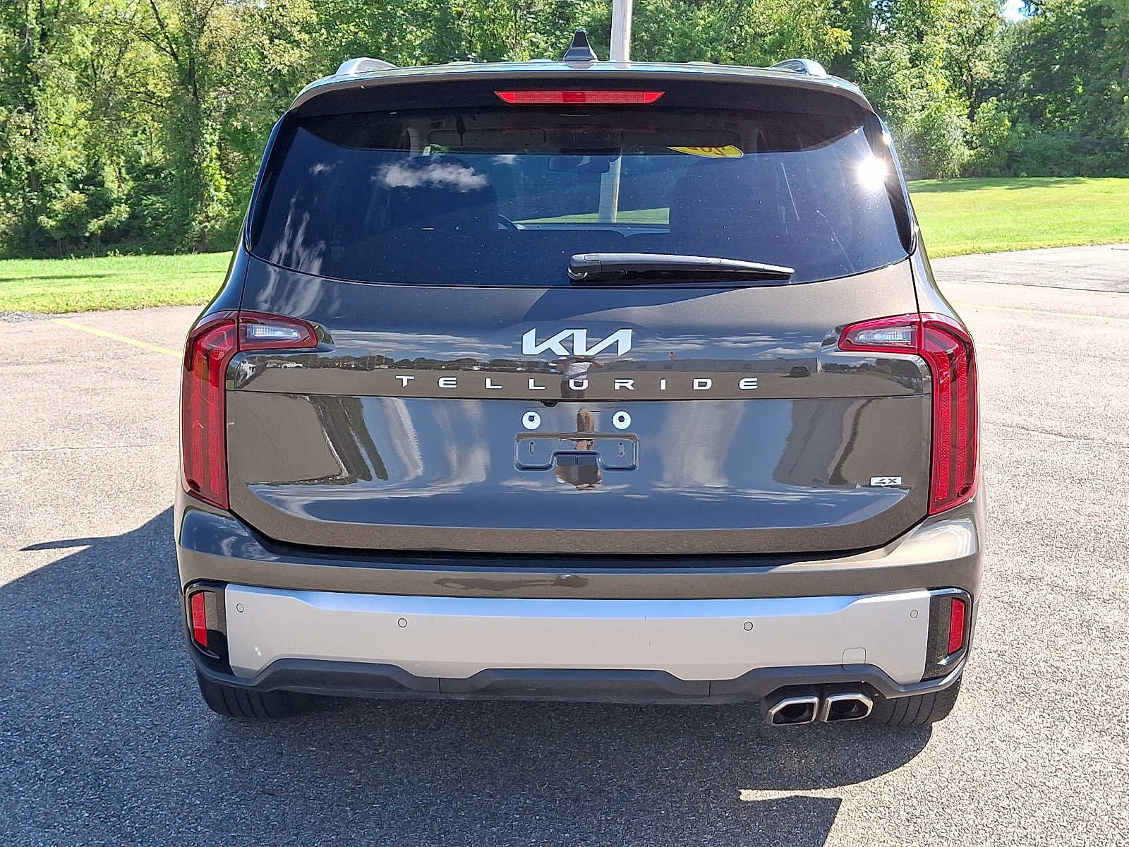 Used 2023 Kia Telluride S image 5