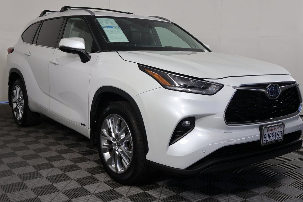 Used 2023 Toyota Highlander Limited AWD/4WD image 3