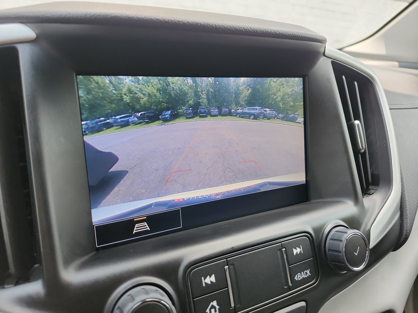 Used 2023 GMC Terrain SLT w/ Infotainment Package II AWD/4WD image 18