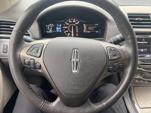 Used 2012 Lincoln MKX FWD image 10
