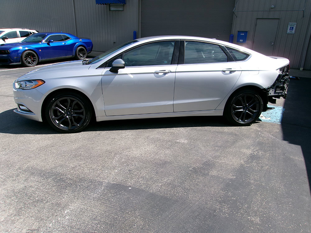 Used 2018 Ford Fusion SE w/ Equipment Group 201A FWD image 7