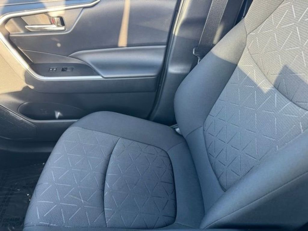 Certified 2021 Toyota RAV4 XLE AWD/4WD image 20