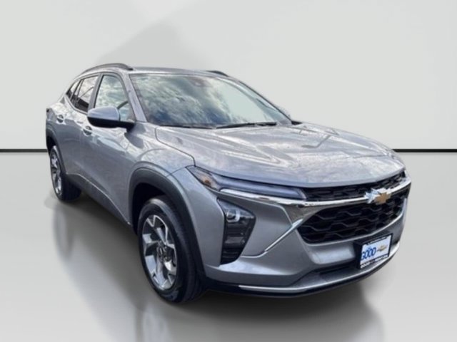 Used 2025 Chevrolet Trax LT w/ LT Convenience Package FWD image 11