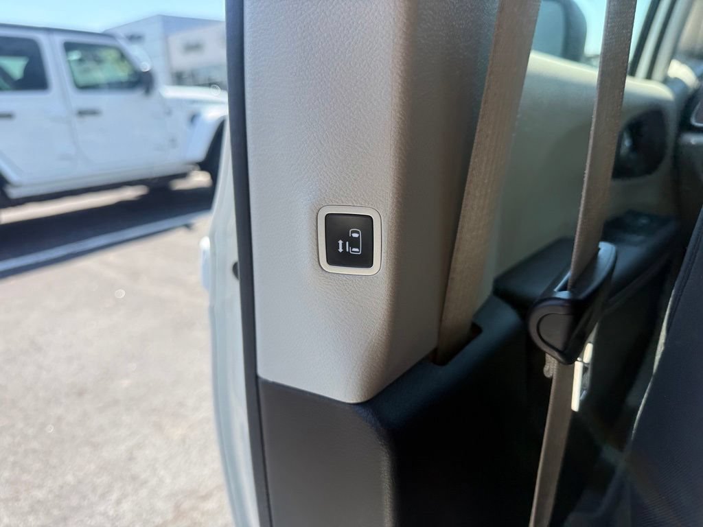 Used 2023 Chrysler Voyager LX FWD image 37