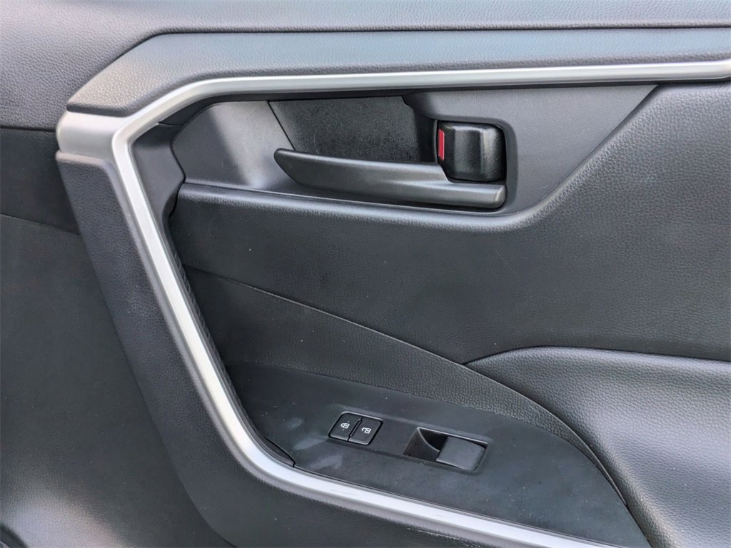 Used 2025 Toyota RAV4 LE image 34