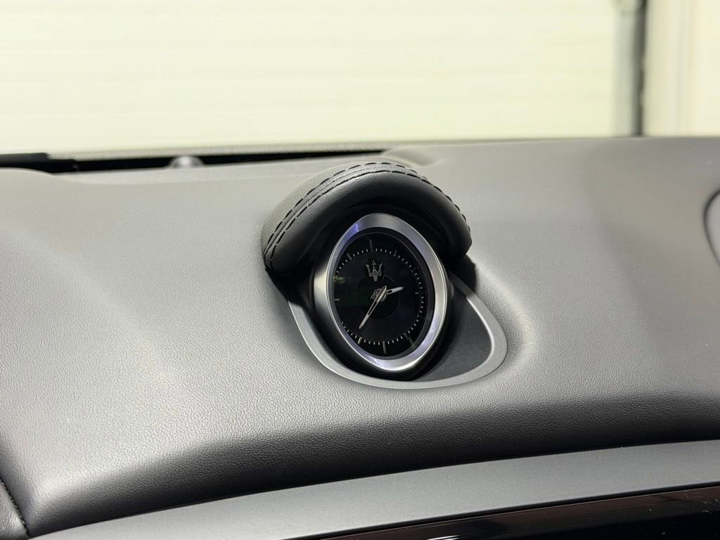 Used 2023 Maserati Ghibli Trofeo image 30
