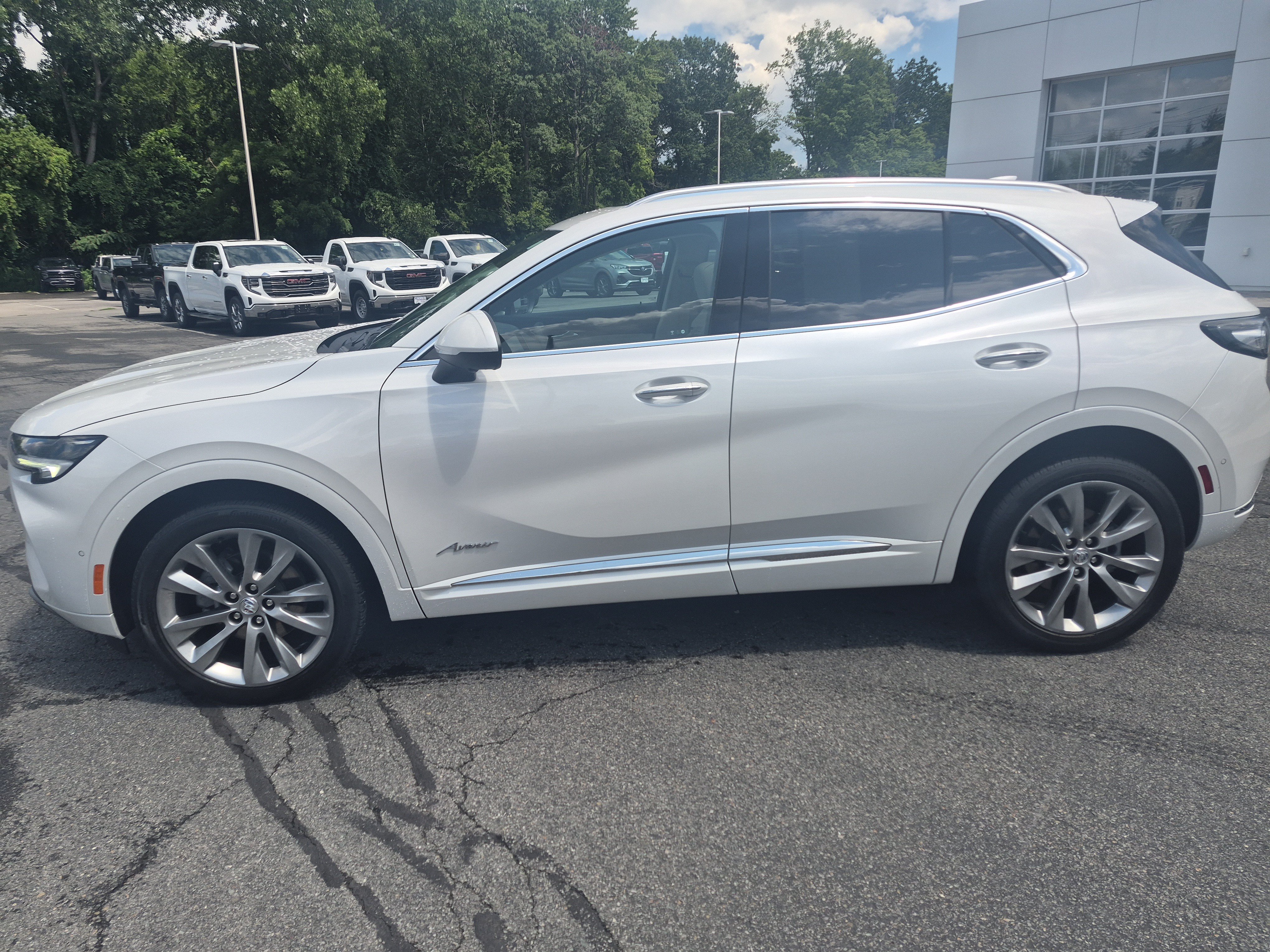 Certified 2023 Buick Envision Avenir AWD/4WD image 2