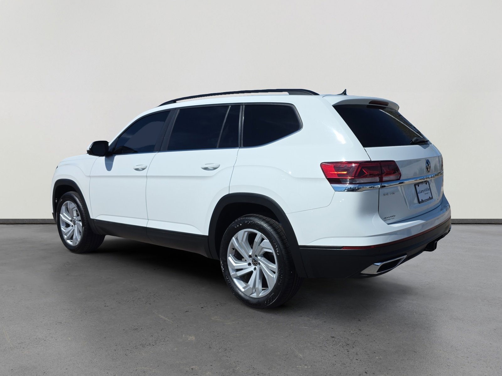 Used 2022 Volkswagen Atlas SE image 3