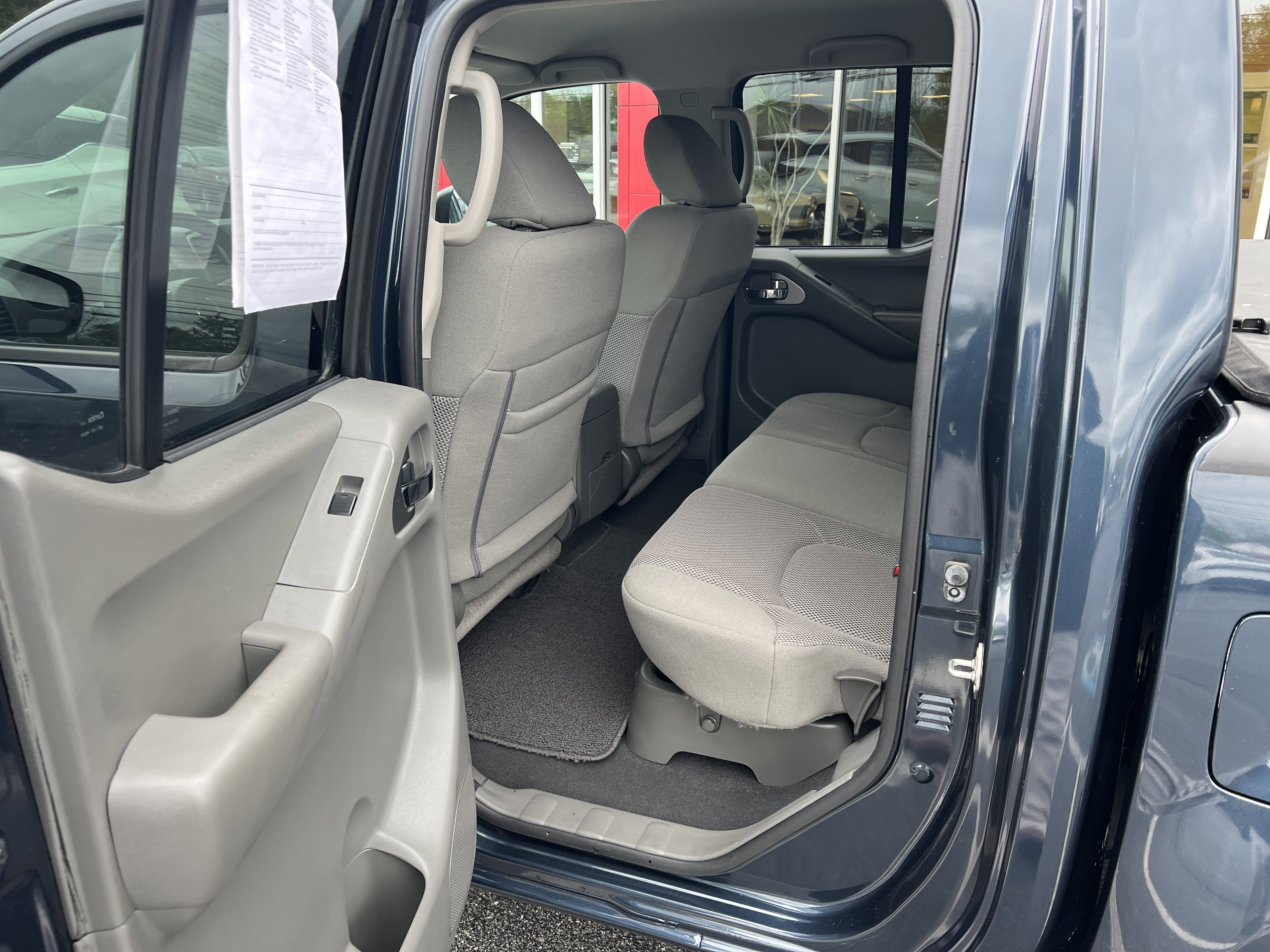 Used 2019 Nissan Frontier SV AWD/4WD image 6