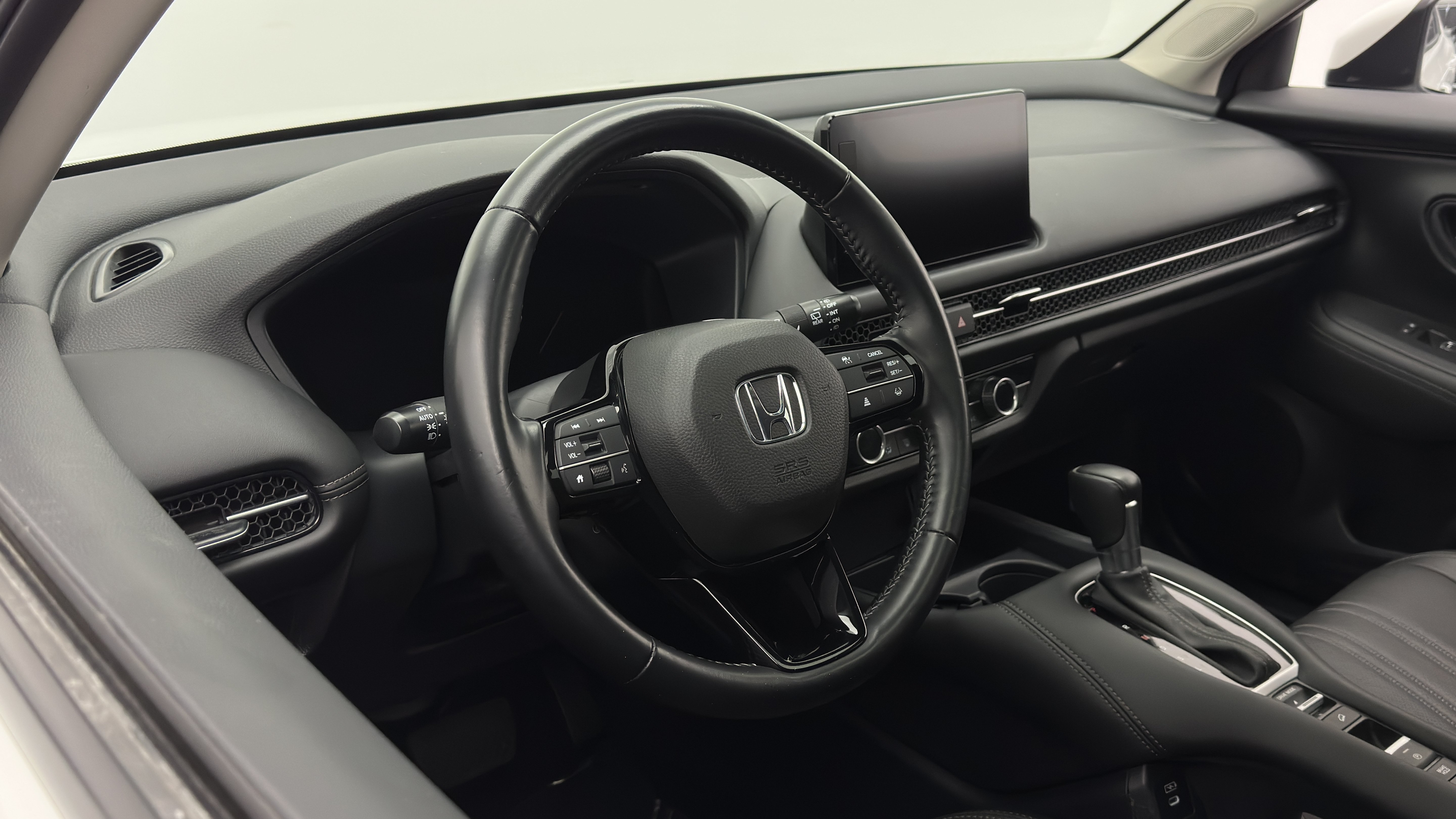Used 2025 Honda HR-V EX-L image 10