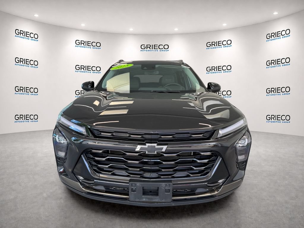 Used 2025 Chevrolet Trax ACTIV w/ Driver Confidence Package FWD image 2