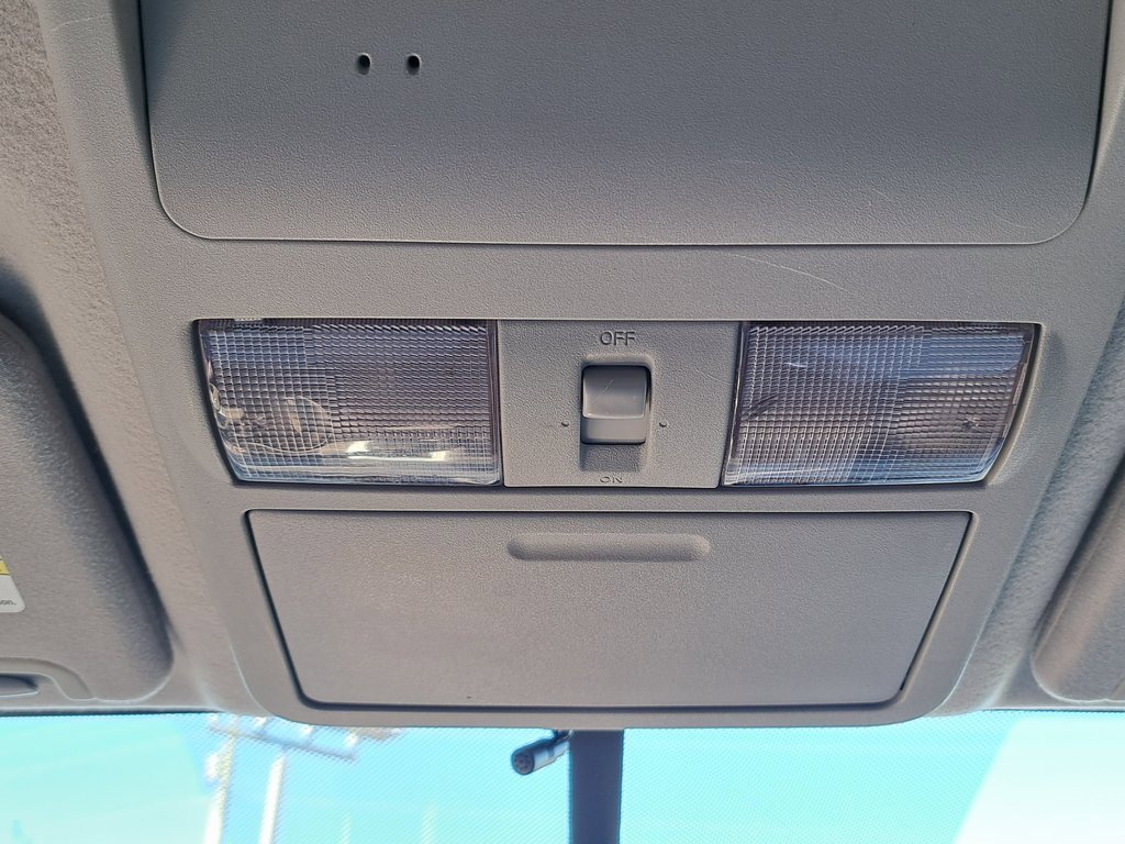 Used 2016 Nissan Frontier SV image 19