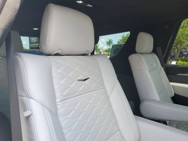 Certified 2026 Cadillac Escalade Platinum Sport w/ LPO, ONYX Package AWD/4WD image 25