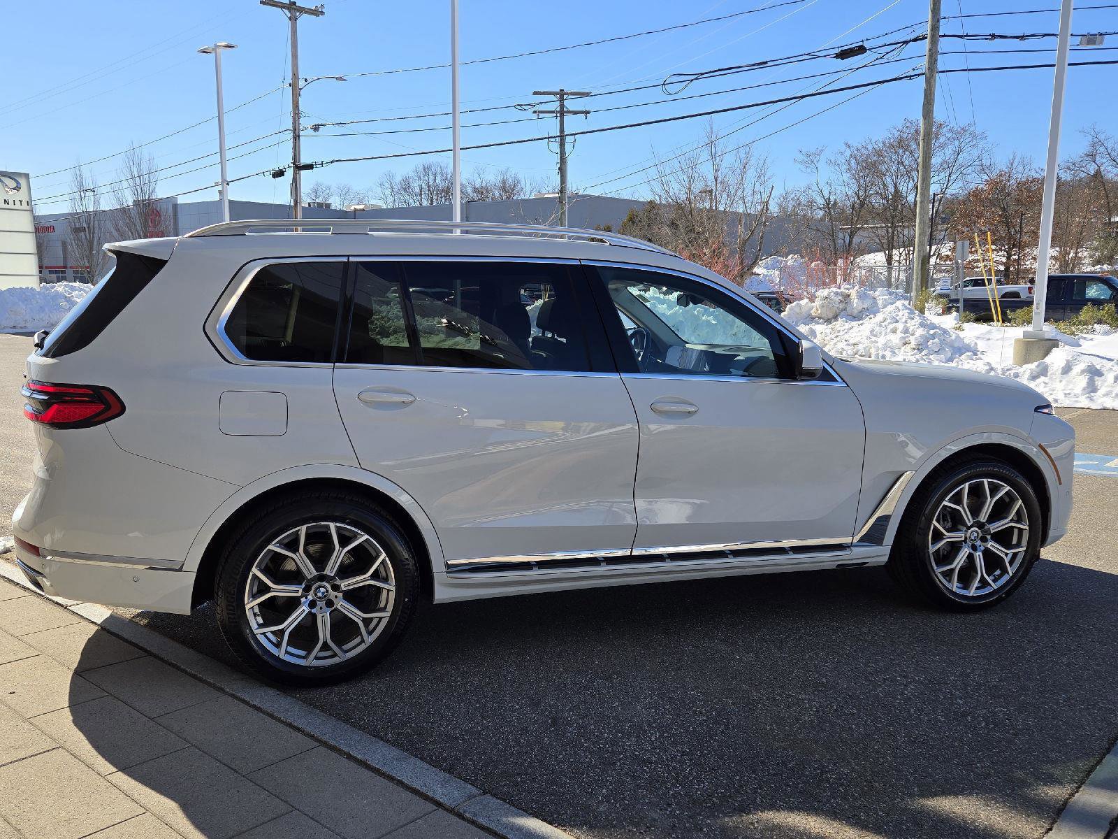 Used 2025 BMW X7 xDrive40i image 15