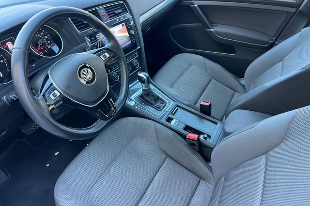 Used 2019 Volkswagen e-Golf SE image 10