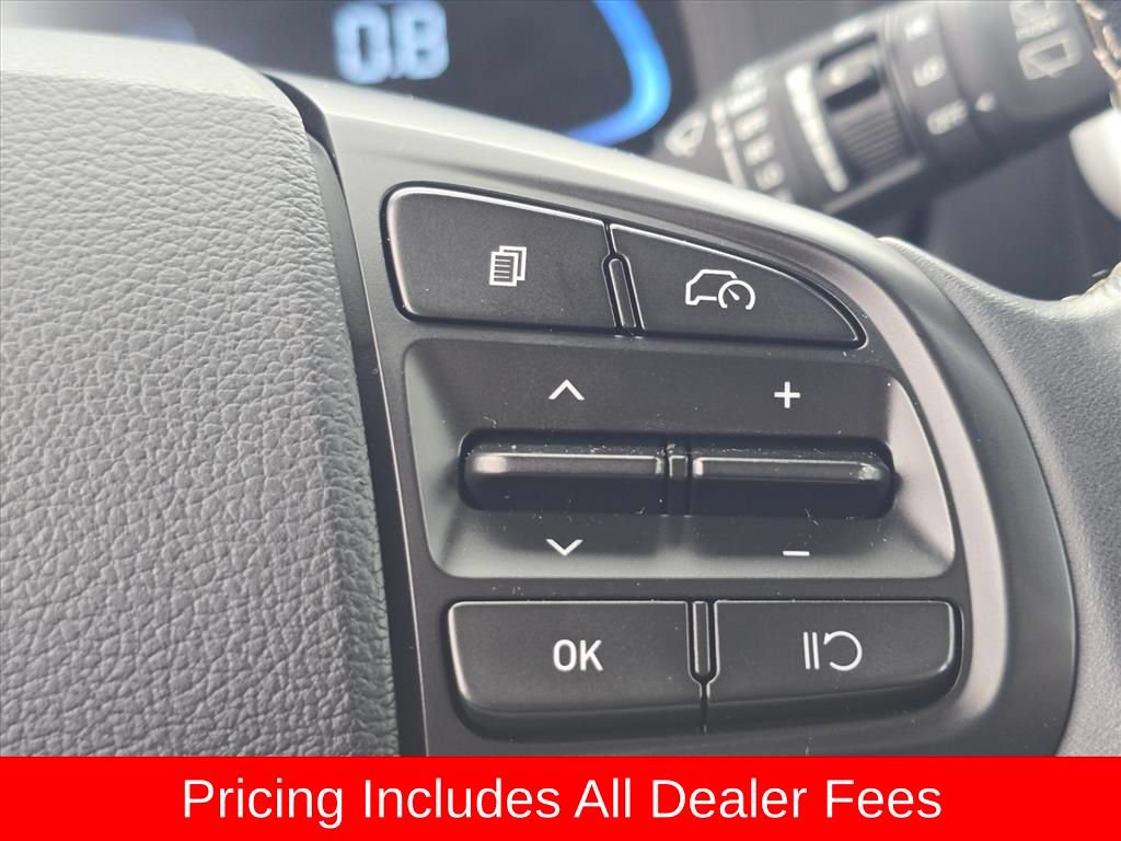 Used 2024 Hyundai Venue Limited FWD image 20