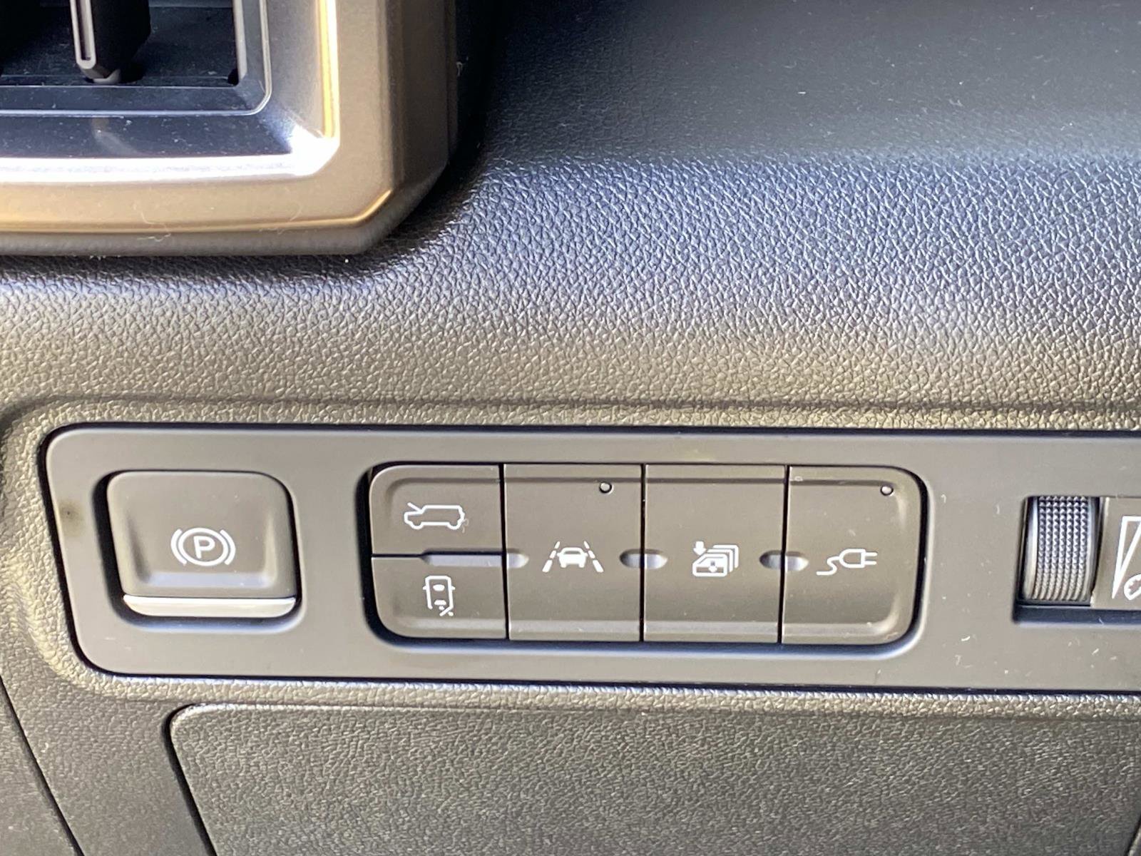 Used 2025 GMC Hummer EV 3X AWD/4WD image 23