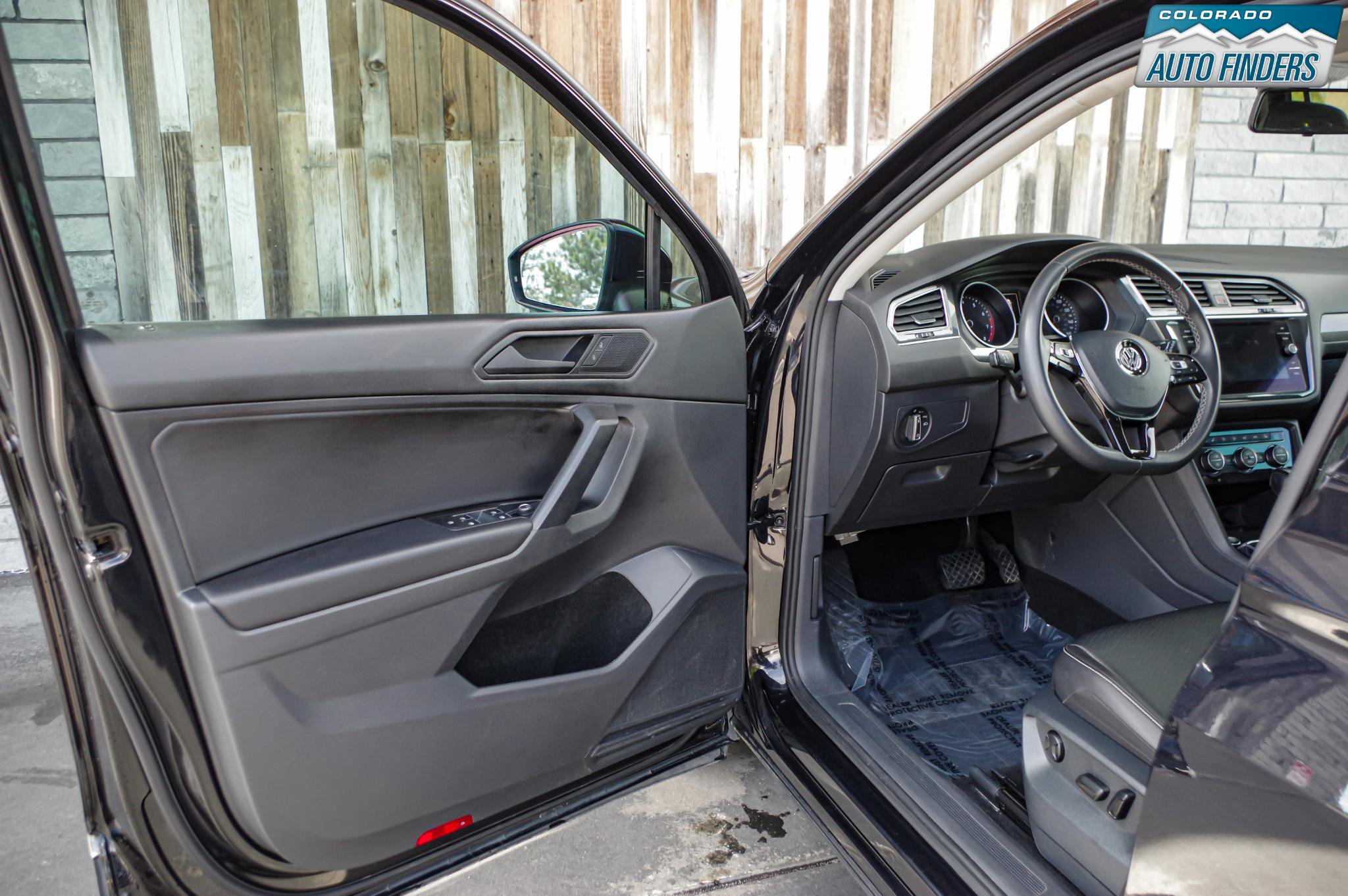 Used 2021 Volkswagen Tiguan SE AWD/4WD image 10