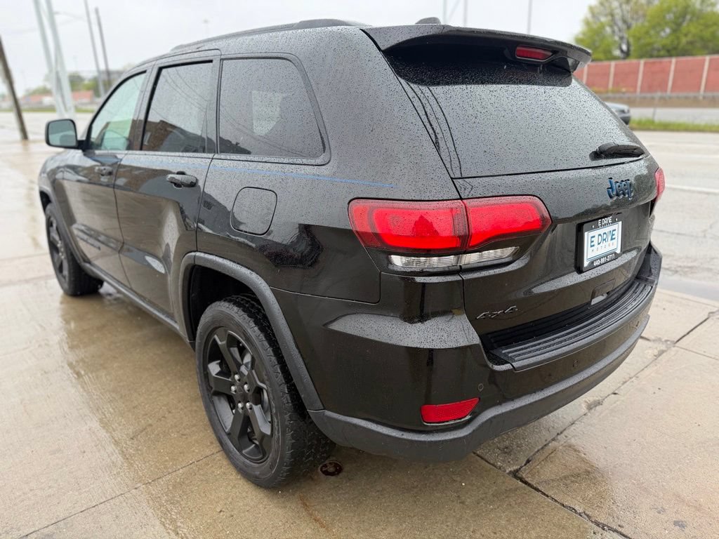 Used 2019 Jeep Grand Cherokee Laredo AWD/4WD image 7