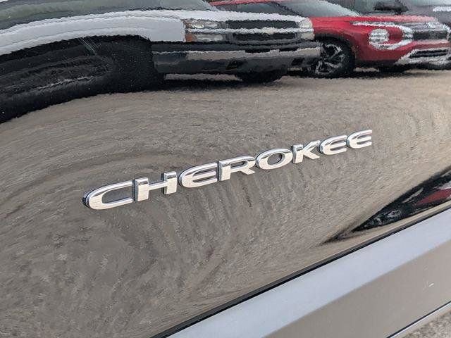Certified 2019 Jeep Cherokee Latitude Plus w/ Cold Weather Group AWD/4WD image 10