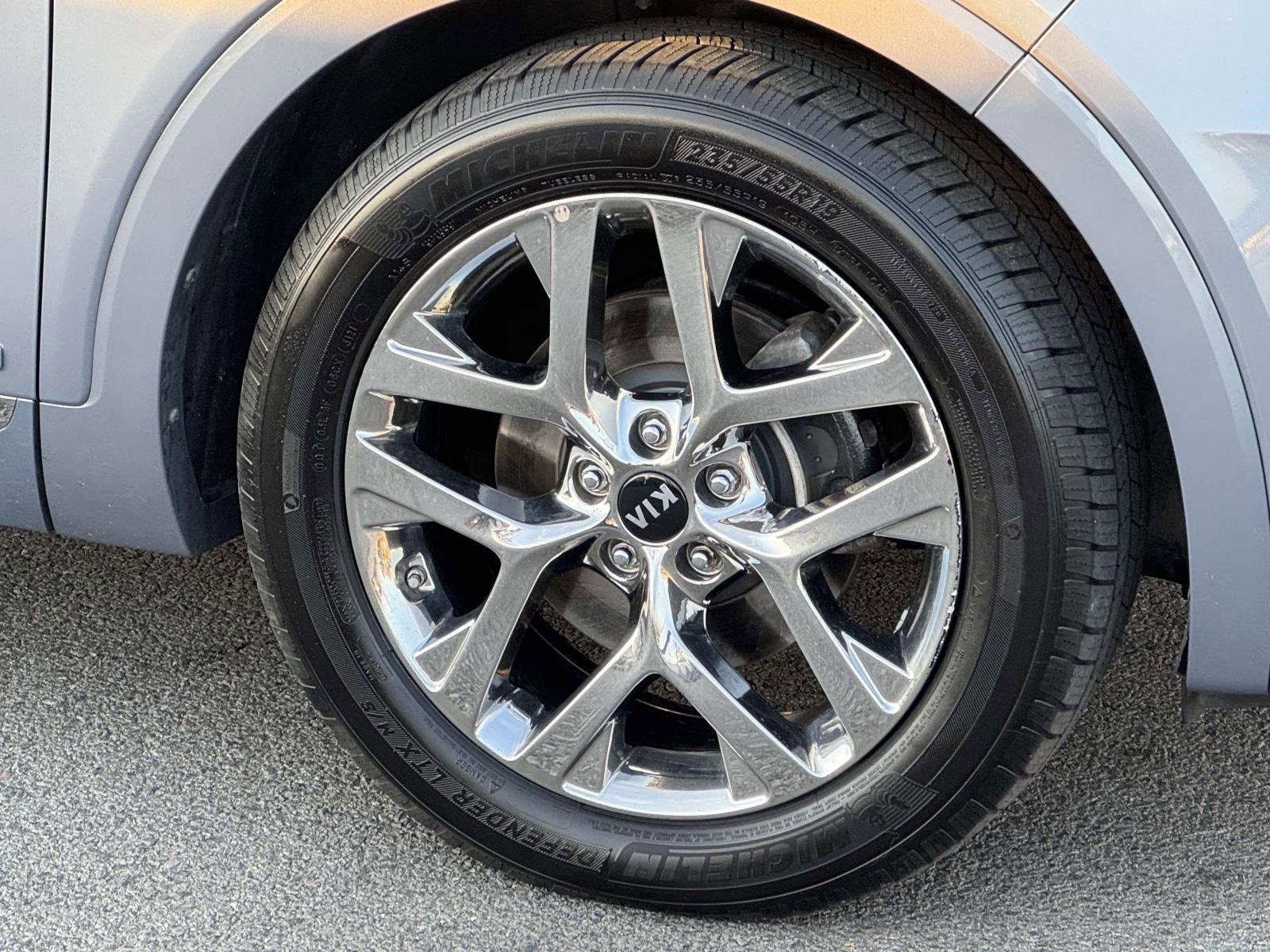 Used 2019 Kia Sorento SX image 32