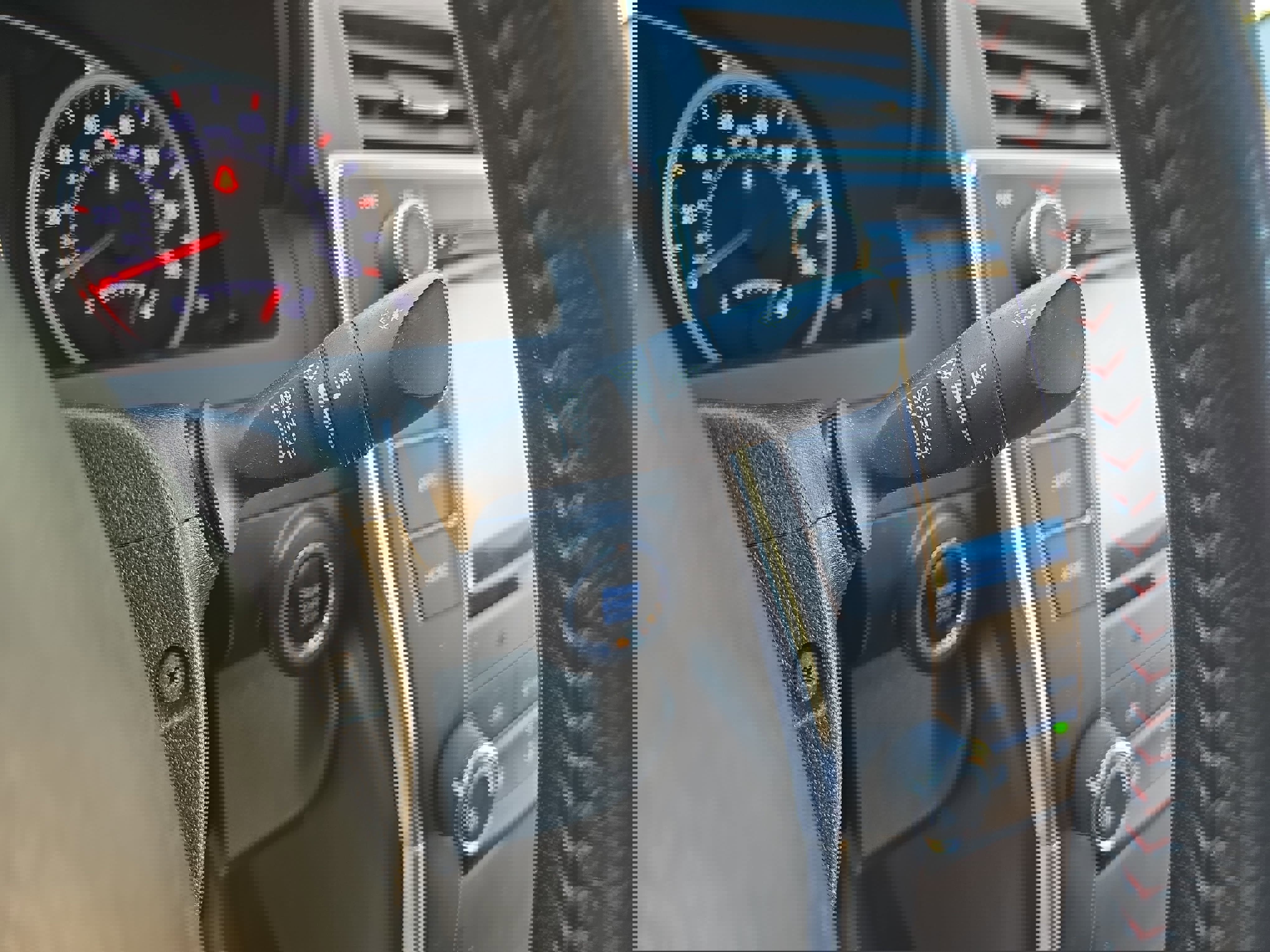 Used 2015 Toyota Camry SE w/ Moonroof Package image 24