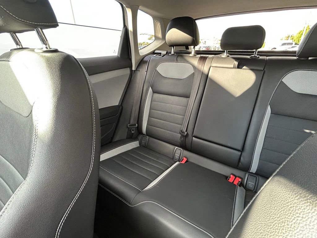 Used 2022 Volkswagen Taos SEL w/ Panoramic Sunroof Package image 12