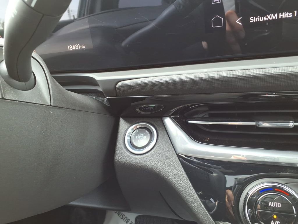 Used 2024 Buick Envista Sport Touring w/ Convenience I Package FWD image 22