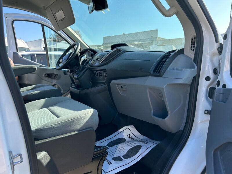 Used 2019 Ford Transit 350 XLT image 7