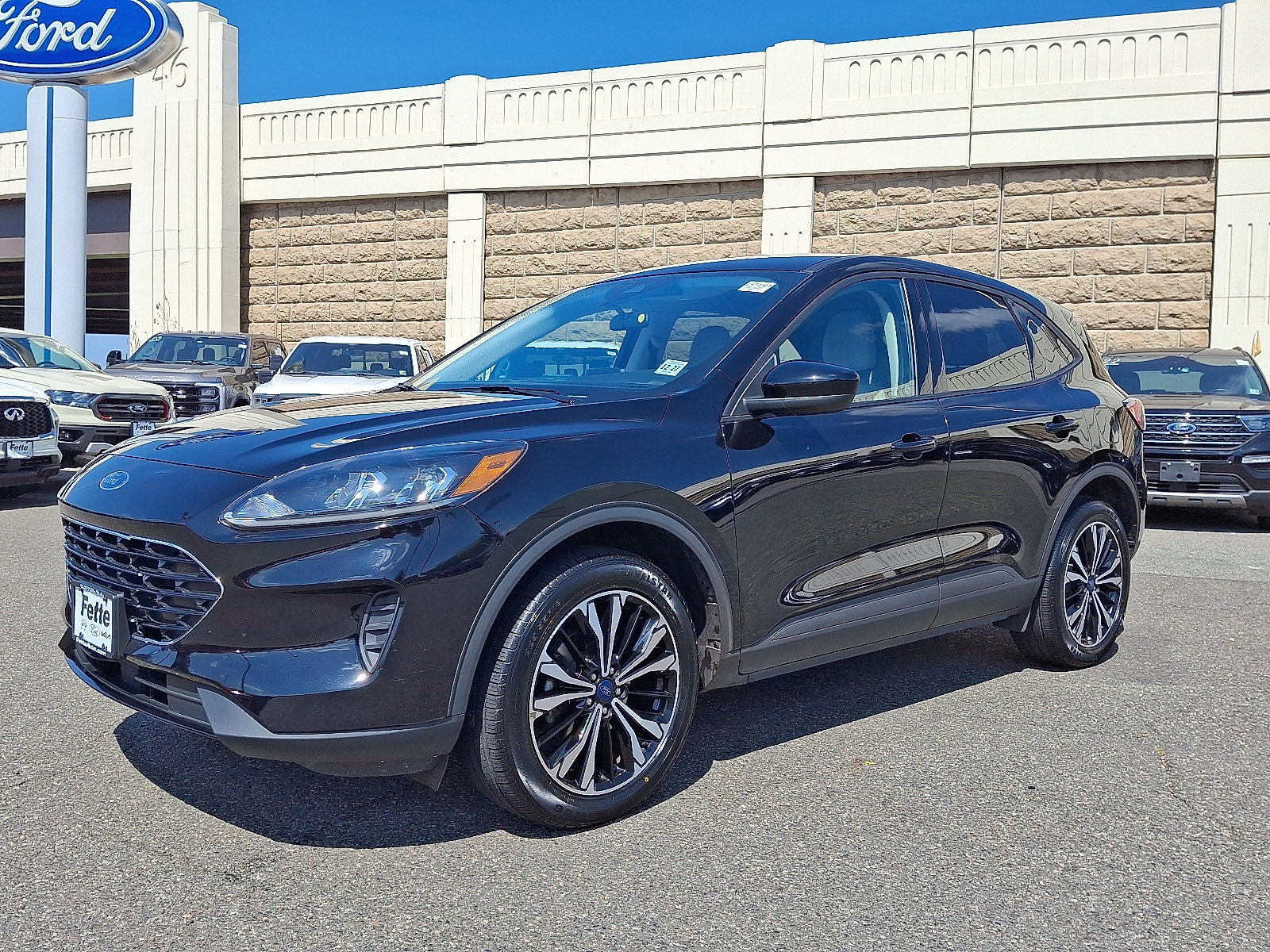 Certified 2022 Ford Escape SE w/ SE Sport Appearance Package