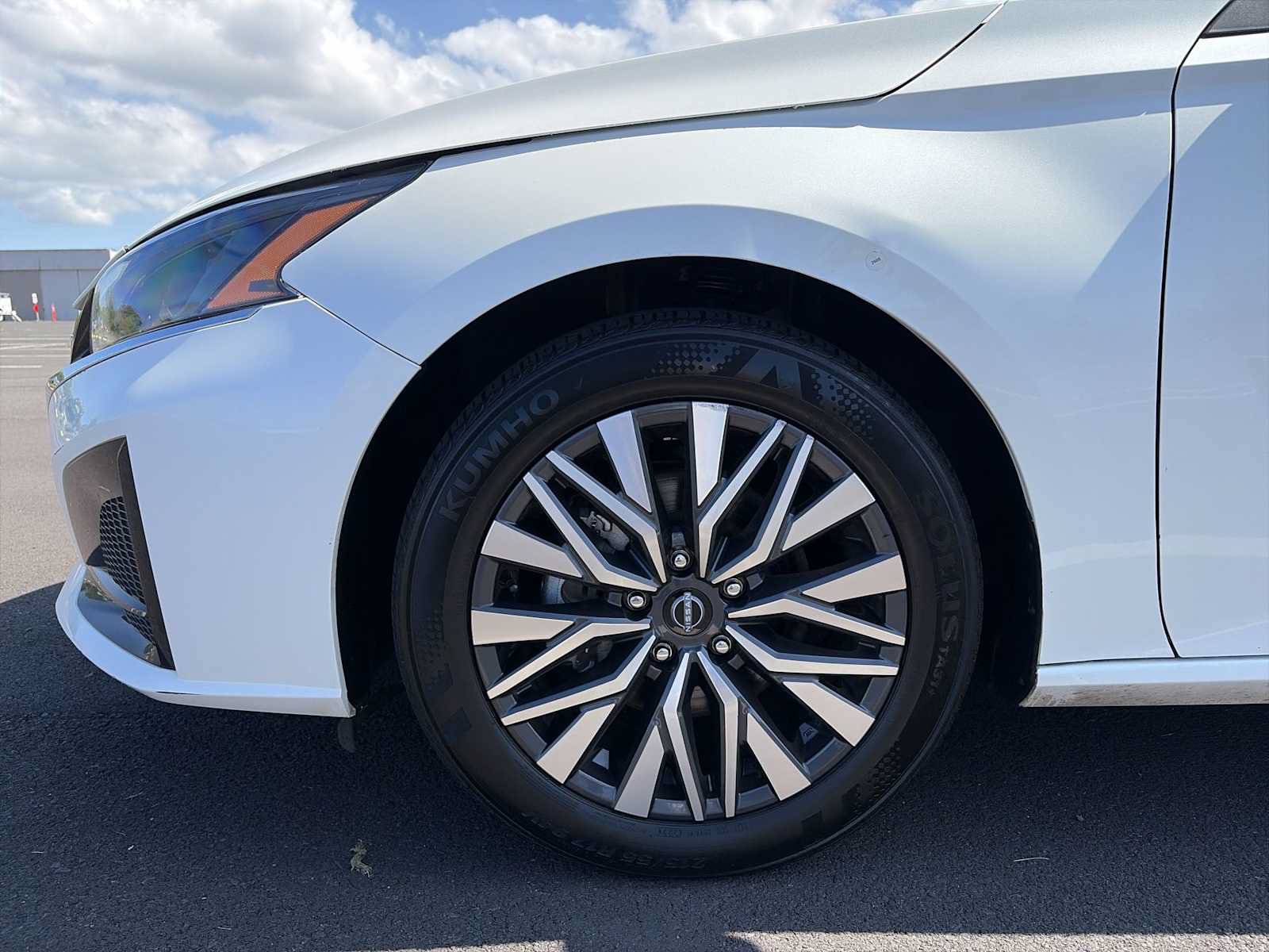 Used 2024 Nissan Altima 2.5 SV FWD image 18