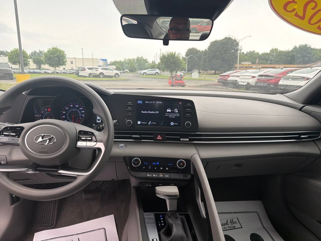 Certified 2023 Hyundai Elantra SEL FWD image 16