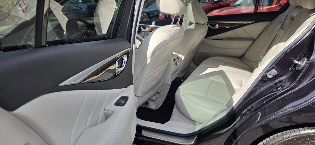 Used 2014 INFINITI Q50 Premium w/ Technology Package AWD/4WD image 16