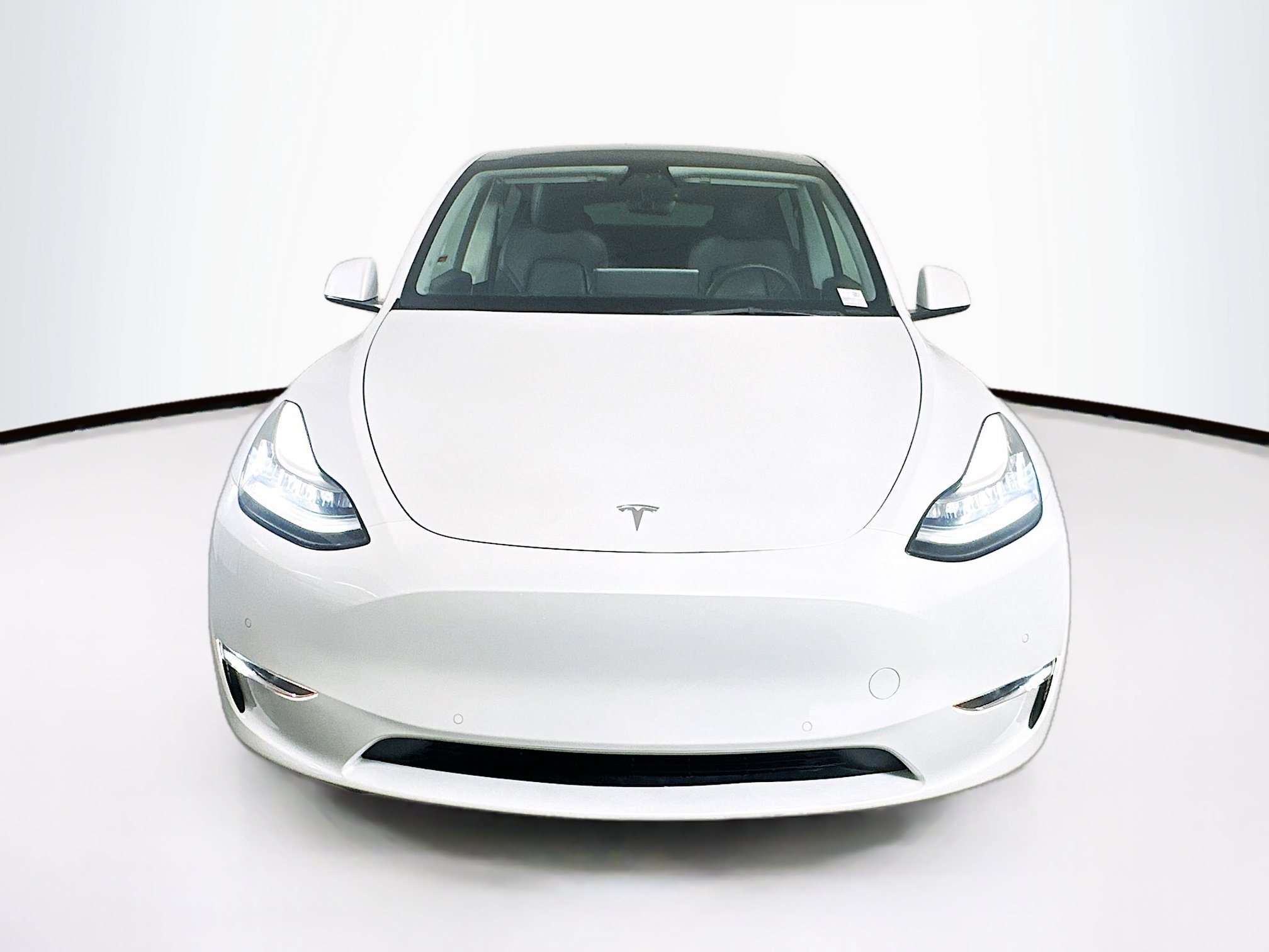 Used 2022 Tesla Model Y Long Range AWD/4WD image 2
