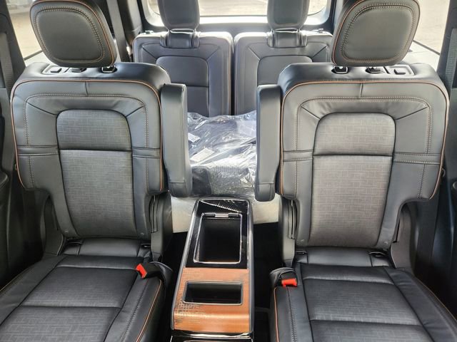 New 2026 Lincoln Aviator Black Label w/ Jet Appearance Package image 14