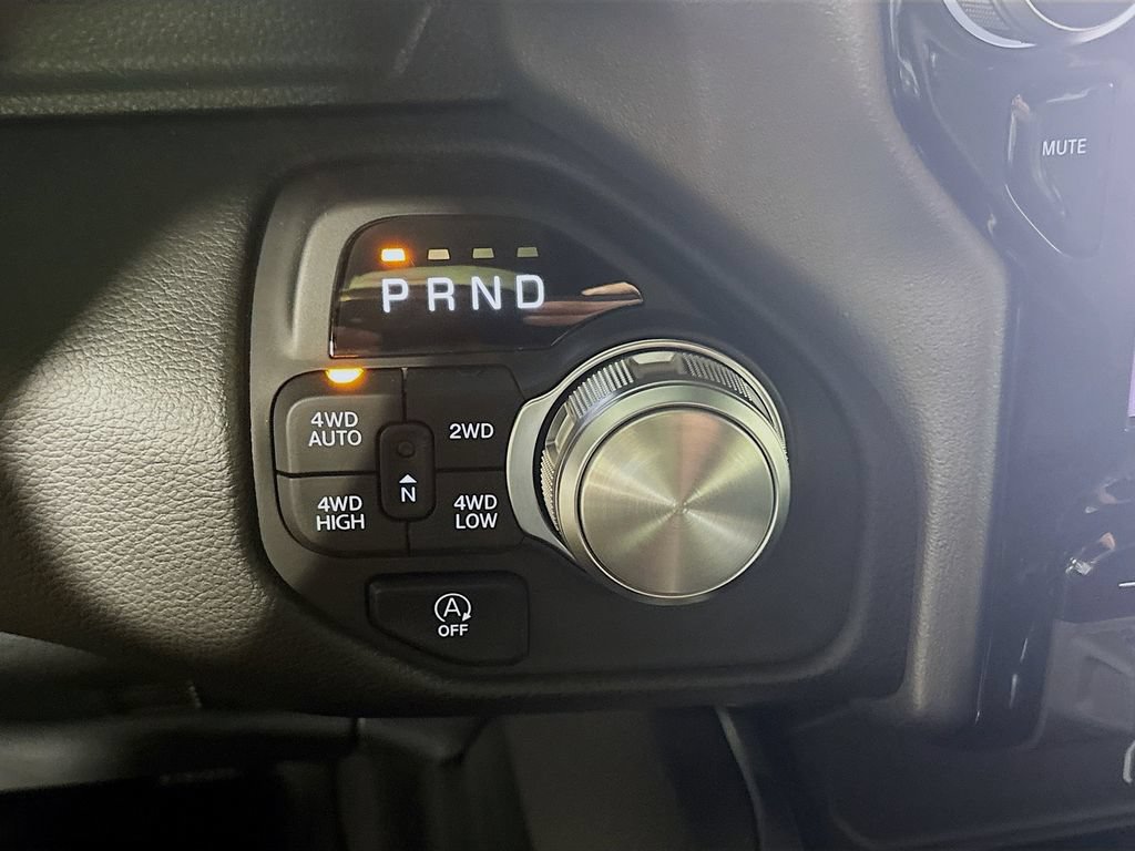 New 2026 RAM 1500 Laramie w/ Sport Appearance Package AWD/4WD image 18