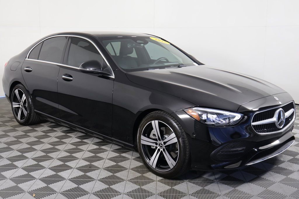 Used 2025 Mercedes-Benz C 300 4MATIC Sedan image 3