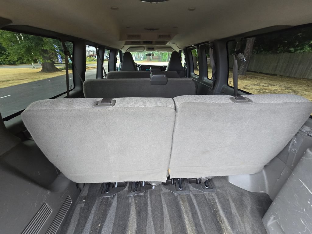 Used 2017 Chevrolet Express 2500 LS RWD image 23