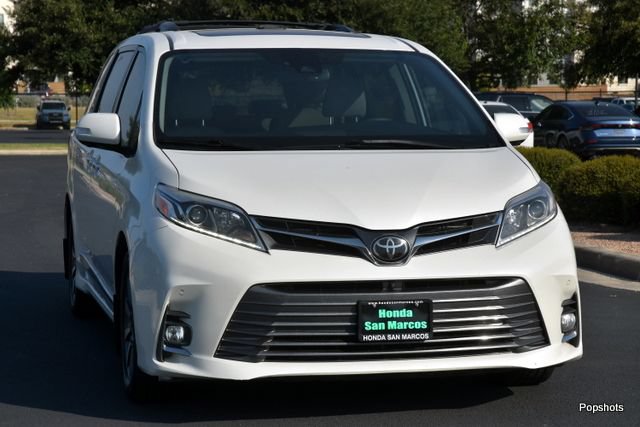 Used 2020 Toyota Sienna Limited Premium FWD image 2