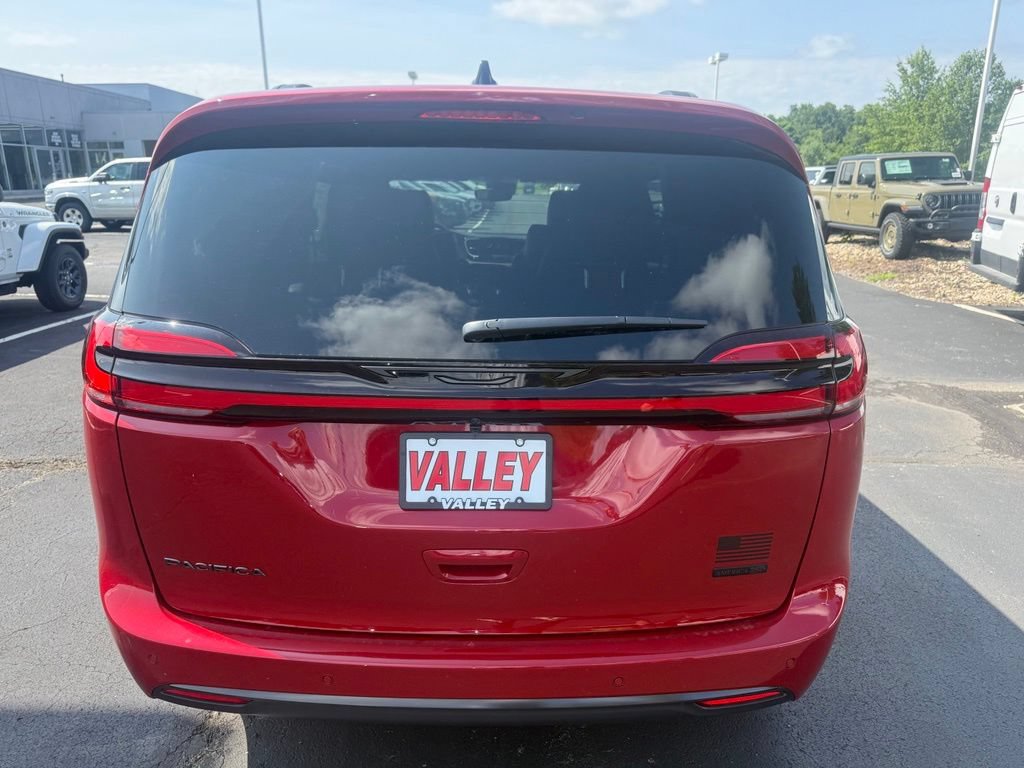 New 2027 Chrysler Pacifica Select FWD image 5