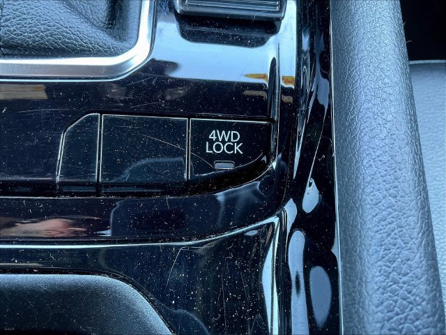 Used 2024 Jeep Compass Limited AWD/4WD image 17